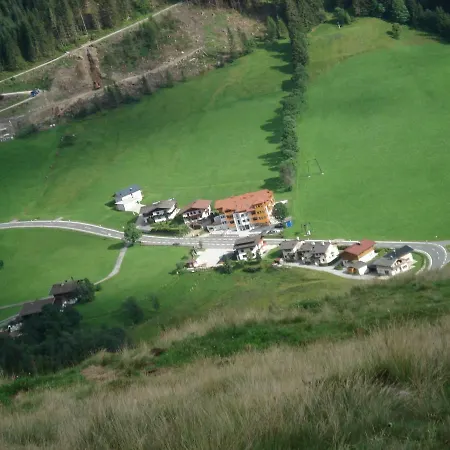 Apartment Ski-in Ski-out In Idyllic Setting *