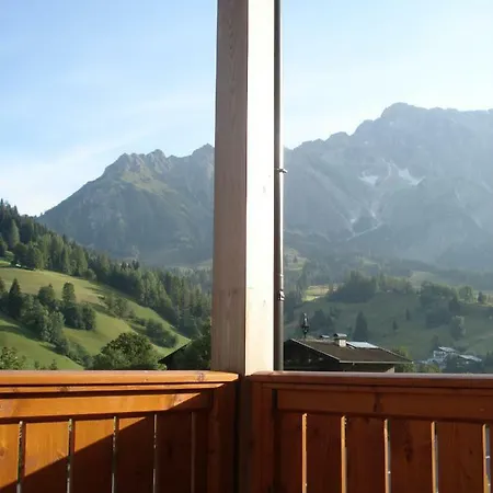 Ski-in Ski-out In Idyllic Setting Apartment *